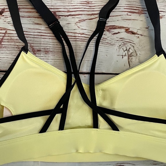 Reebok Hero Med-Impact Strappy Sports Bra Size XS - Picture 3 of 15
